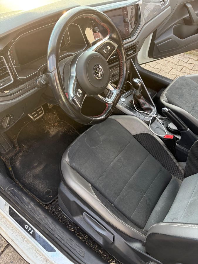 Vorher – Fußraum VW Polo GTI